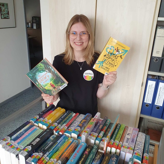 Pauline Blum mit den neuen Büchern