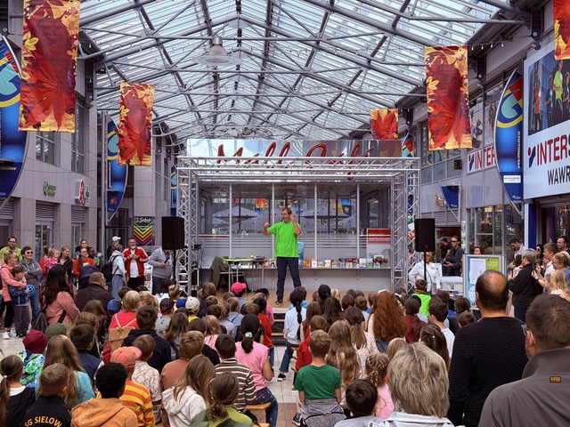 Abschlussparty BLS mit Autor Boris Pfeiffer in der Spree Galerie Cottbus, c Pauline Blume